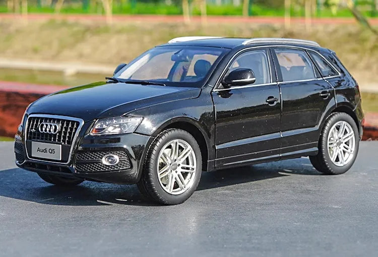 [OEM] 1:18 Audi 2011 Q5 Black Model Car Die-Cast