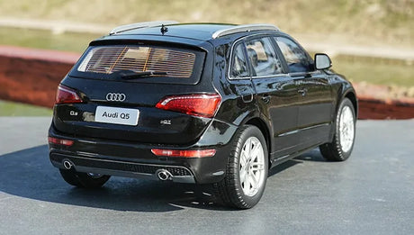 [OEM] 1:18 Audi 2008 Q5 Black Model Car Die-Cast