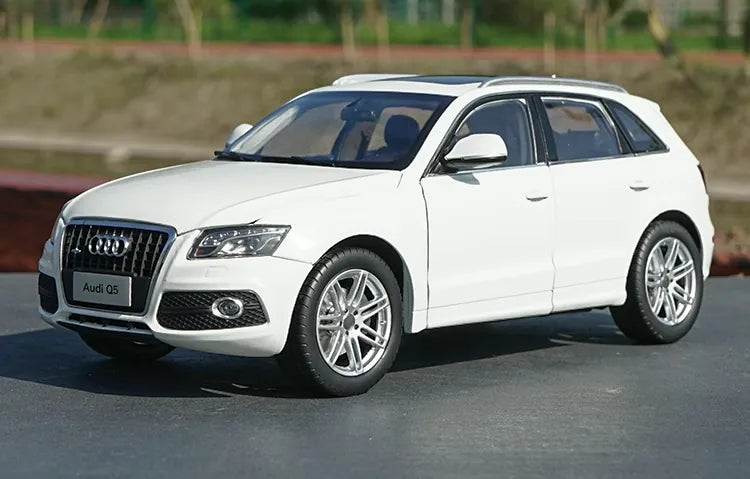 [OEM] 1:18 Audi 2008 Q5 White Model Car Die-Cast