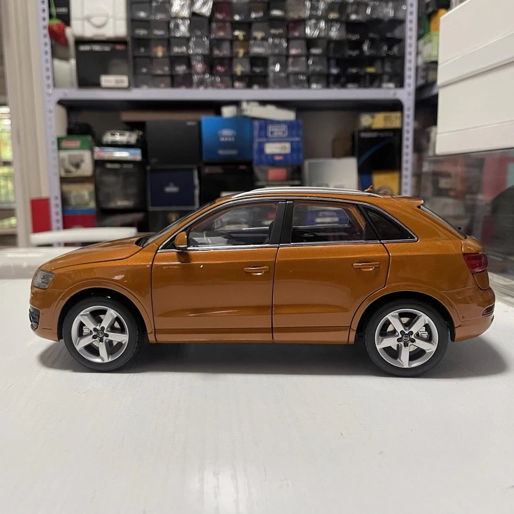 [OEM] 1:18 Audi 2012 Q3 Orange Model Car Die-Cast