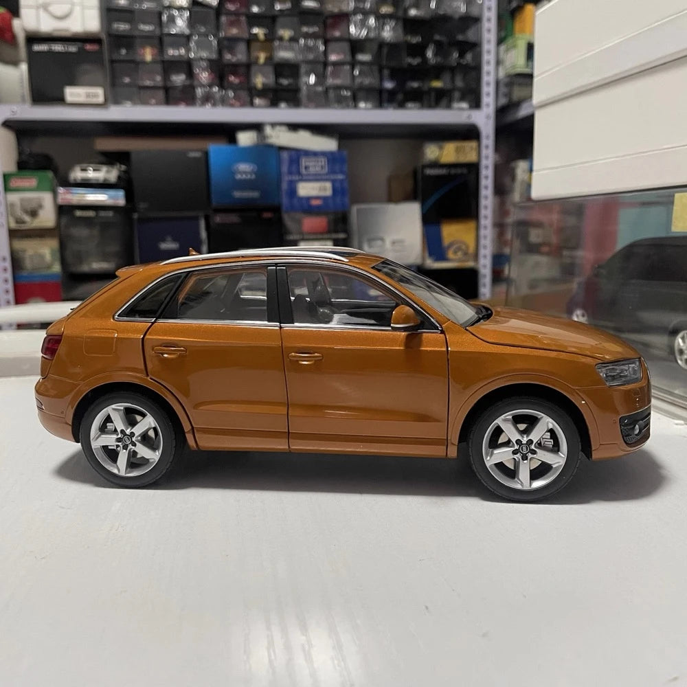 [OEM] 1:18 Audi 2012 Q3 オレンジ モデルカー Die-Cast