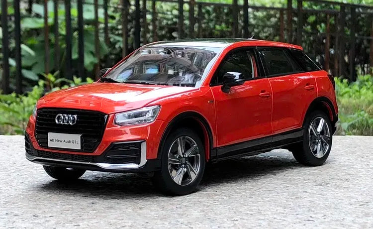 [OEM] 1:18 Audi 2018 Q2L Red Model Car Die-Cast