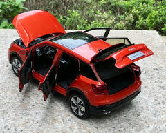 [OEM] 1:18 Audi 2018 Q2L Red Model Car Die-Cast