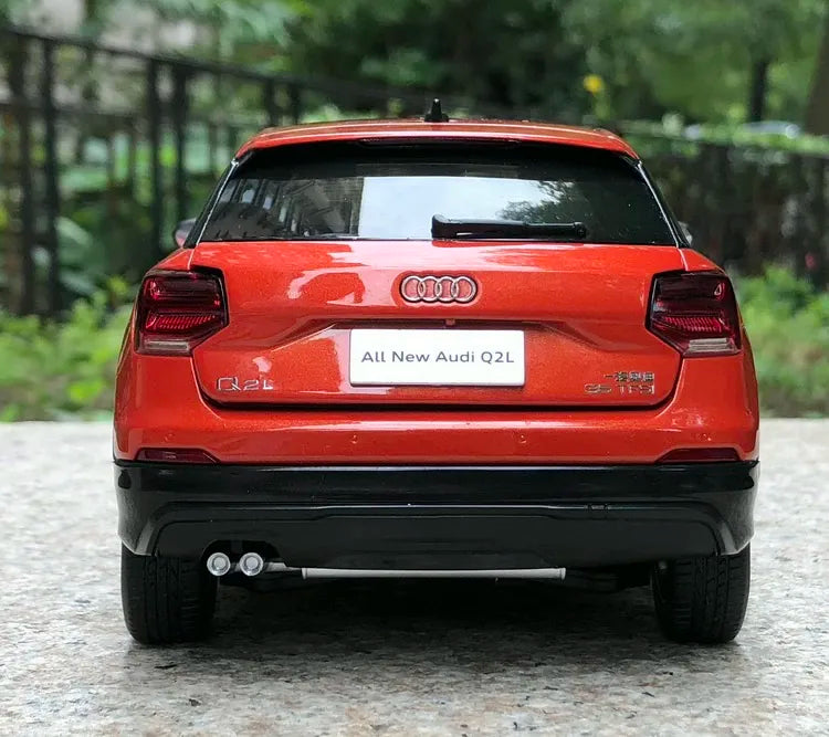 [OEM] 1:18 Audi 2018 Q2L Red Model Car Die-Cast