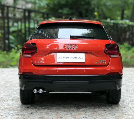 [OEM] 1:18 Audi 2018 Q2L Red Model Car Die-Cast