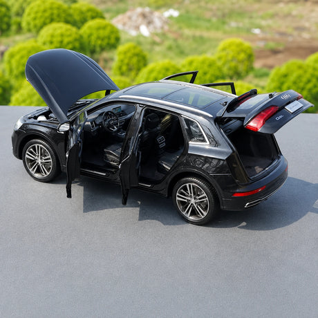 [OEM] 1:18 Audi 2018 Q5L Black Model Car Die-Cast