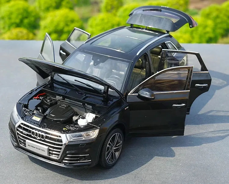 [OEM] 1:18 Audi 2018 Q5L Black Model Car Die-Cast