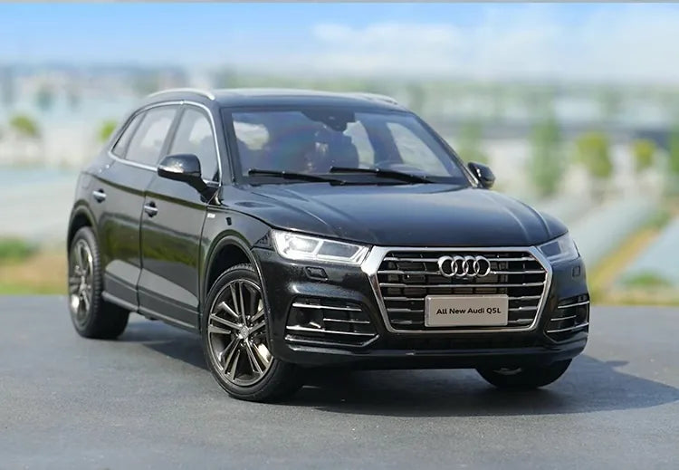 [OEM] 1:18 Audi 2018 Q5L Black Model Car Die-Cast