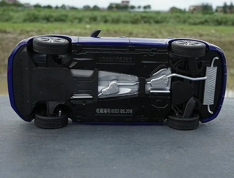 [OEM] 1:18 Audi 2018 Q5L Blue Model Car Die-Cast