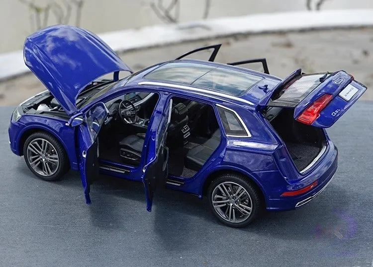 [OEM] 1:18 Audi 2018 Q5L Blue Model Car Die-Cast
