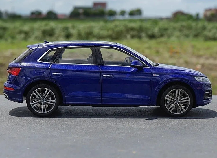 [OEM] 1:18 Audi 2018 Q5L Blue Model Car Die-Cast