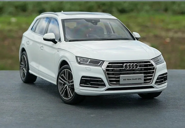 [OEM] 1:18 Audi 2018 Q5L White Model Car Die-Cast