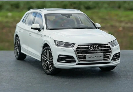 [OEM] 1:18 Audi 2018 Q5L White Model Car Die-Cast