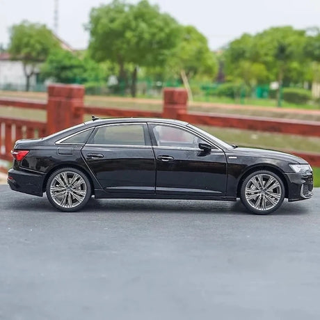 [OEM] 1:18 Audi 2019 A6L Black Model Car Die-Cast