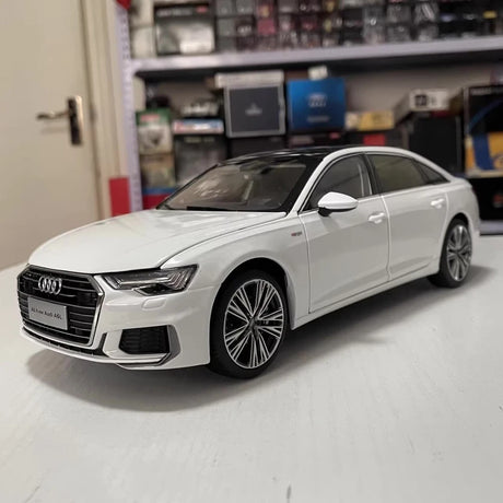 [OEM] 1:18 Audi 2019 A6L White Model Car Die-Cast