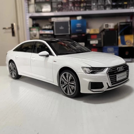 [OEM] 1:18 Audi 2019 A6L White Model Car Die-Cast