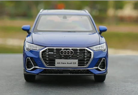 [OEM] 1:18 Audi 2019 Q3 Blue Model Car Die-Cast
