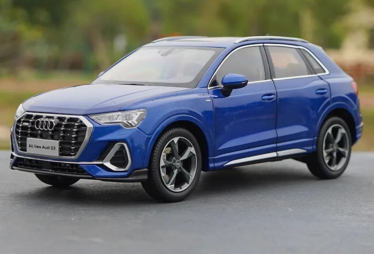 [OEM] 1:18 Audi 2019 Q3 Blue Model Car Die-Cast