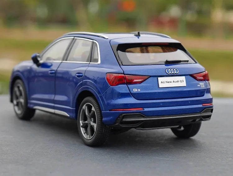 [OEM] 1:18 Audi 2019 Q3 Blue Model Car Die-Cast