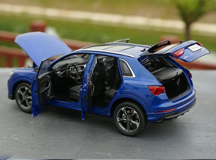 [OEM] 1:18 Audi 2019 Q3 Blue Model Car Die-Cast