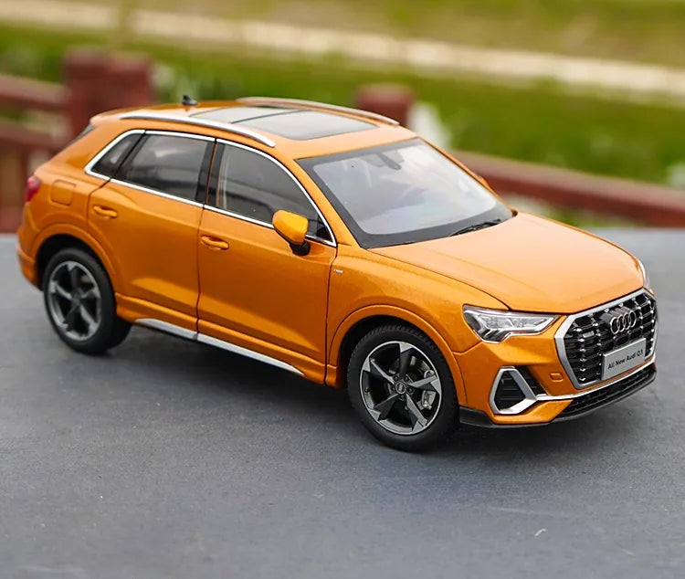[OEM] 1:18 Audi 2019 Q3 Orange Model Car Die-Cast