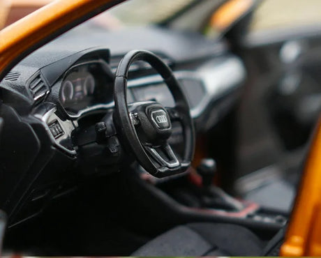 [OEM] 1:18 Audi 2019 Q3 Orange Model Car Die-Cast