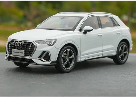 [OEM] 1:18 Audi 2019 Q3 White Model Car Die-Cast