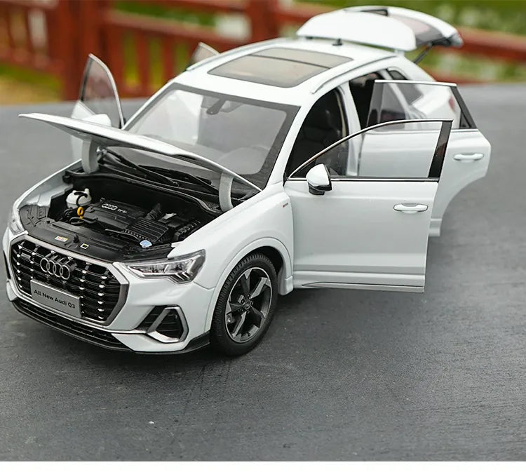 [OEM] 1:18 Audi 2019 Q3 White Model Car Die-Cast