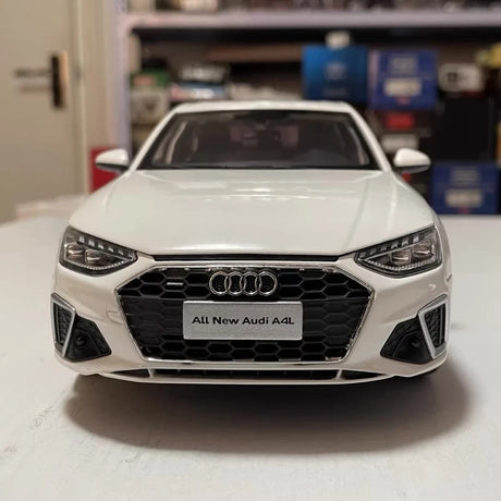 [OEM] 1:18 Audi 2020 A4L White Model Car Die-Cast