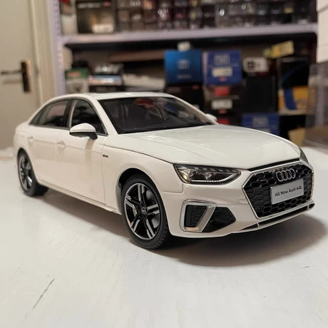 [OEM] 1:18 Audi 2020 A4L White Model Car Die-Cast