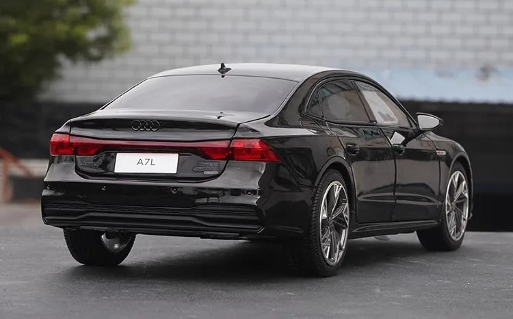 [OEM] 1:18 Audi 2021 A7L Black Model Car Die-Cast