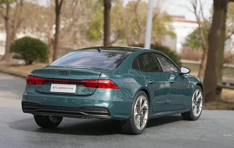 [OEM] 1:18 Audi 2021 A7L Green Model Car Die-Cast