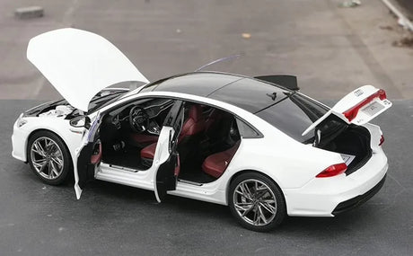[OEM] 1:18 Audi 2021 A7L White Model Car Die-Cast
