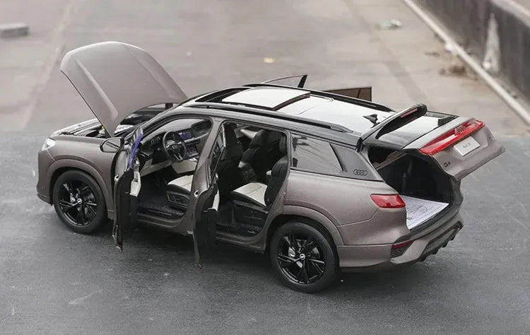 [OEM] 1:18 Audi 2022 Q6 Gray Model Car Die-Cast