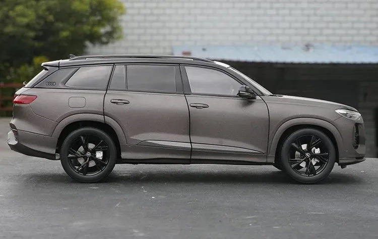 [OEM] 1:18 Audi 2022 Q6 グレー モデルカー Die-Cast