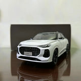 [OEM] 1:18 Audi 2022 Q6 White Model Car Die-Cast
