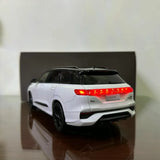 [OEM] 1:18 Audi 2022 Q6 White Model Car Die-Cast