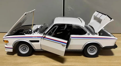 [OEM] 1:18 BMW 1971 3.0 CSL Model Car Die-Cast
