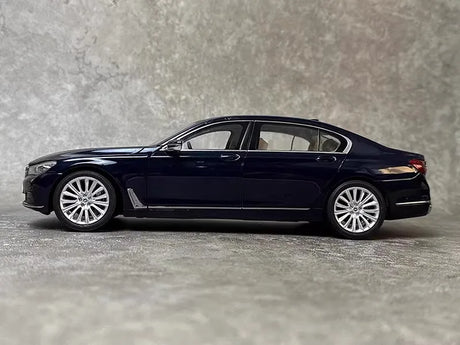 [OEM] 1:18 BMW 2016 G11 740Li Black Model Car Die-Cast