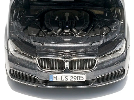 [OEM] 1:18 BMW 2016 G11 740Li Gray Model Car Die-Cast