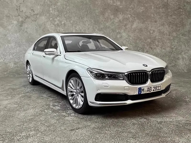 [OEM] 1:18 BMW 2016 G11 740Li wit modelauto Die-Cast