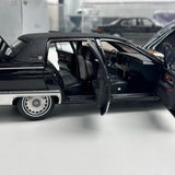 [OEM] 1:18 Cadillac 1993 Fleetwood Brougham Black Model Car Die-Cast