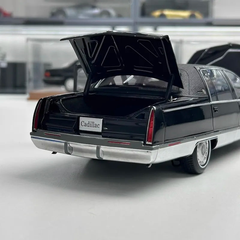 [OEM] 1:18 Cadillac 1993 Fleetwood Brougham nero modellino di auto Die-Cast