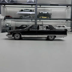 [OEM] 1:18 Cadillac 1993 Fleetwood Brougham nero modellino di auto Die-Cast