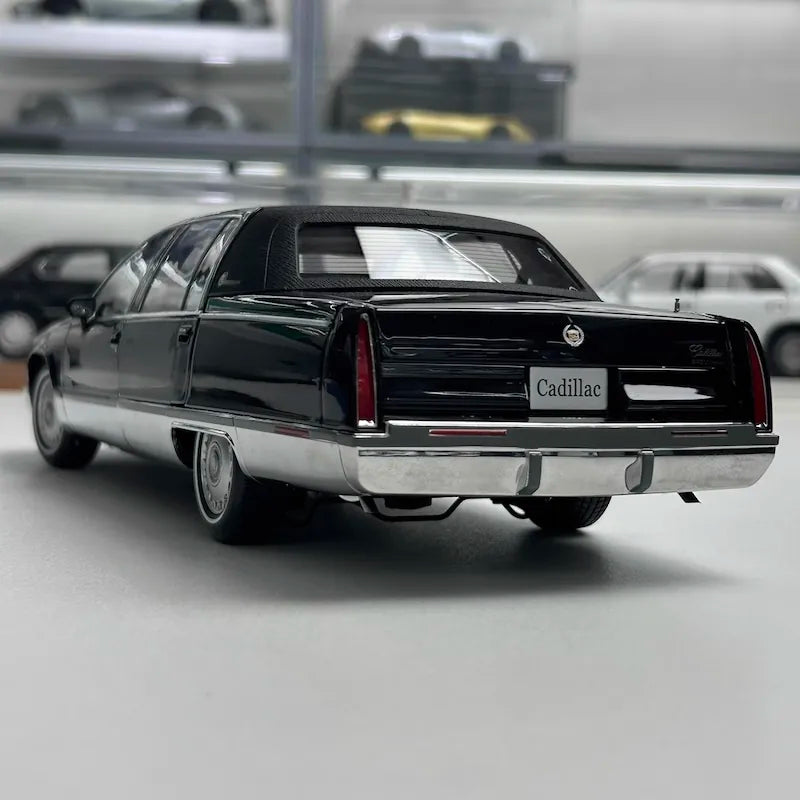 [OEM] 1:18 Cadillac 1993 Fleetwood Brougham nero modellino di auto Die-Cast