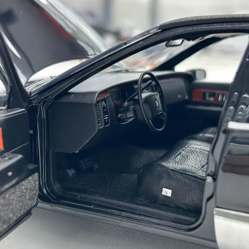 [OEM] 1:18 Cadillac 1993 Fleetwood Brougham nero modellino di auto Die-Cast