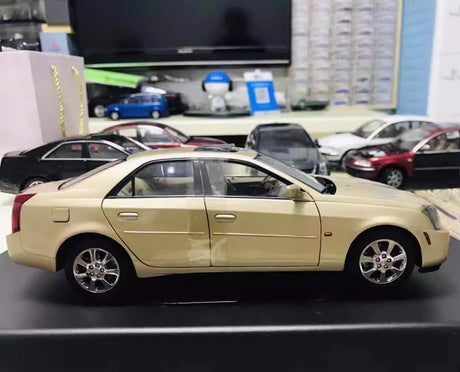 [OEM] 1:18 Cadillac 2004 CTS goud modelauto Die-Cast