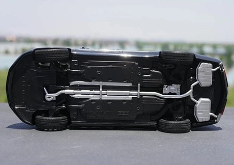 [OEM] 1:18 Cadillac 2013 XTS Black Model Car Die-Cast