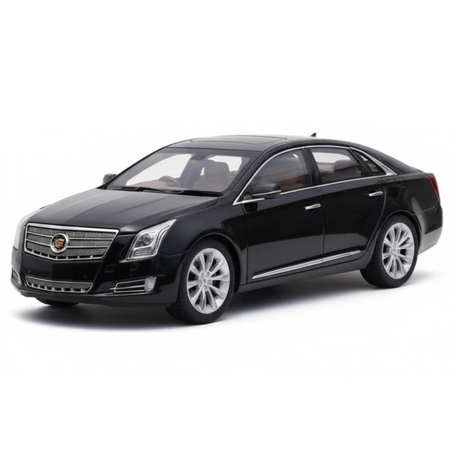 [OEM] 1:18 Cadillac 2013 XTS Black Model Car Die-Cast
