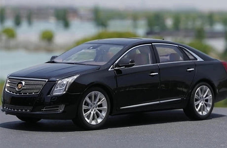 [OEM] 1:18 Cadillac 2013 XTS Black Model Car Die-Cast